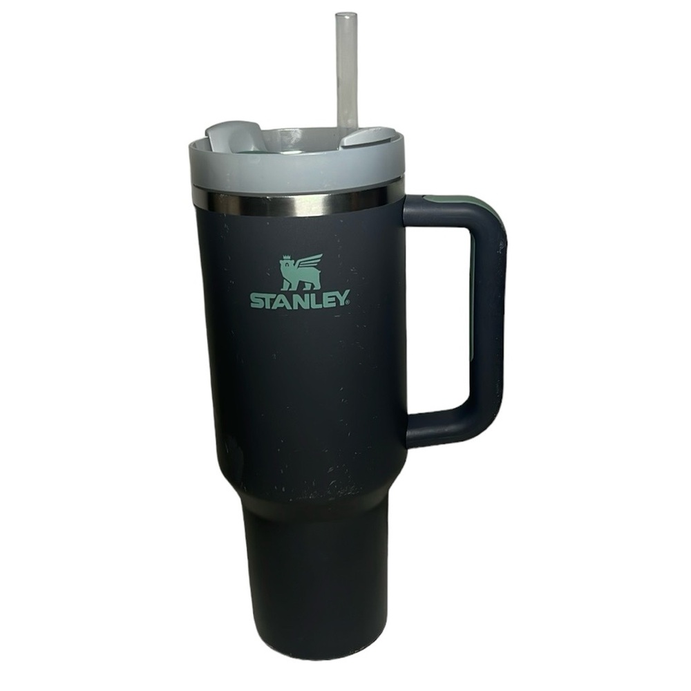 Stanley The Quencher H2.0 Flowstate 40oz cup